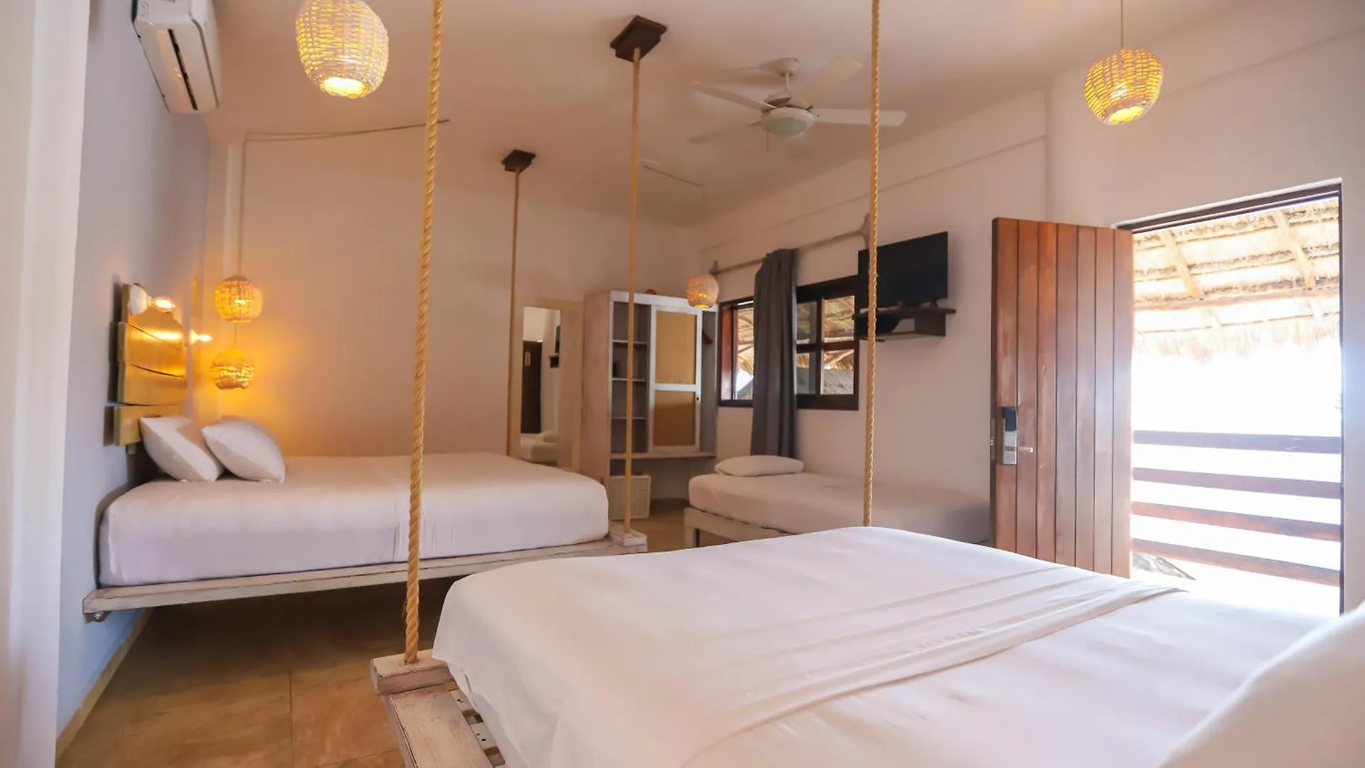 40 Canones Hotel