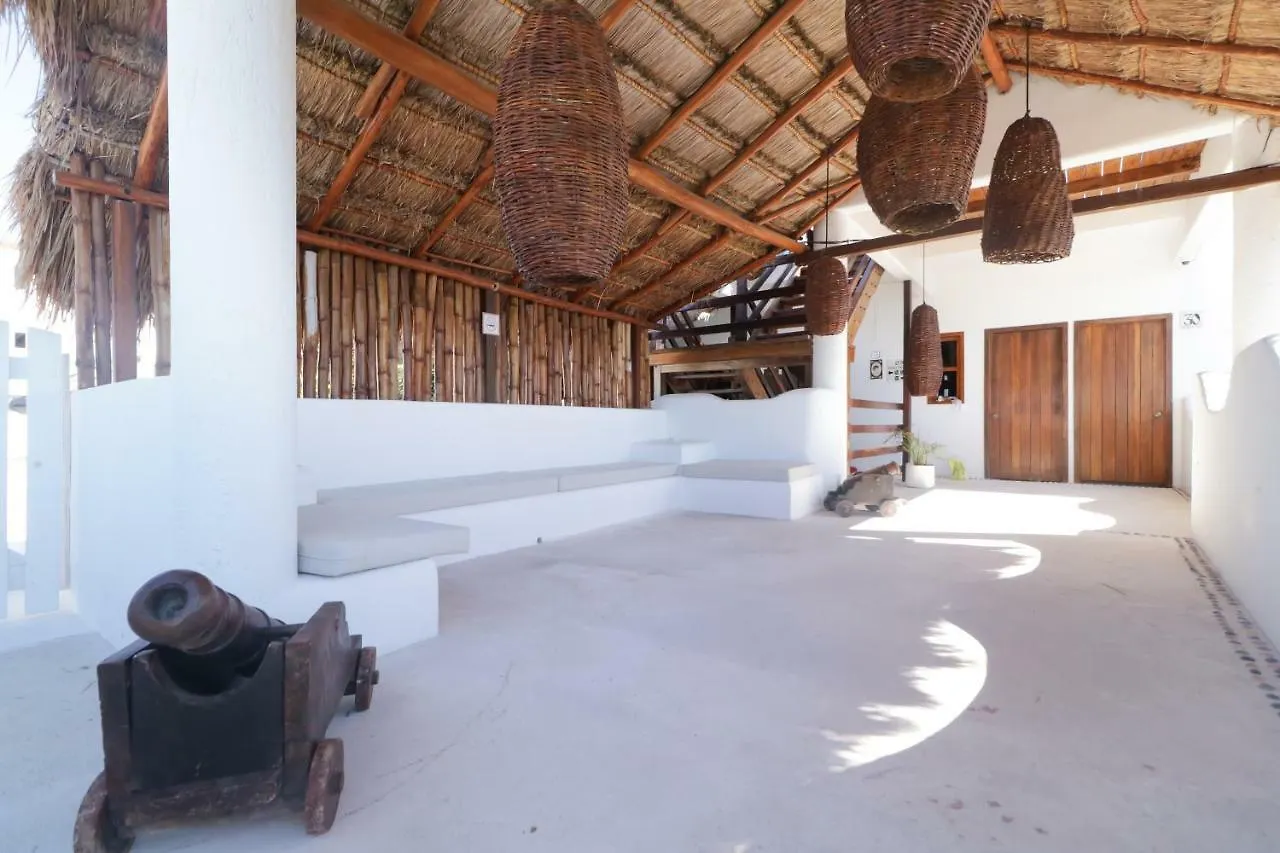 40 Canones Mahahual Hotel