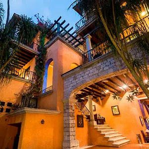 https://lunata.tulum-hotels.net