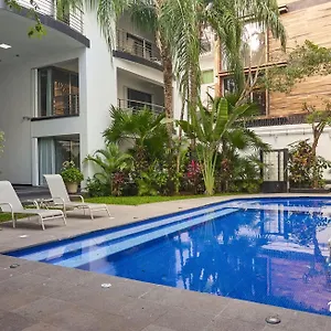 https://dangelos-5ta-avenida-hotel.tulum-hotels.net